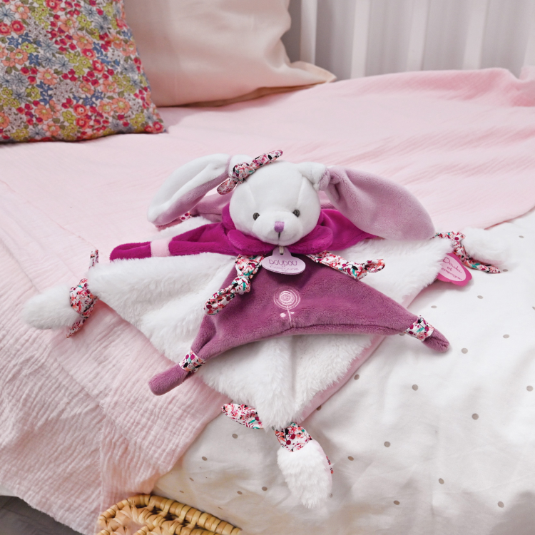  - cerise lapin plat carré violet blanc fleur 